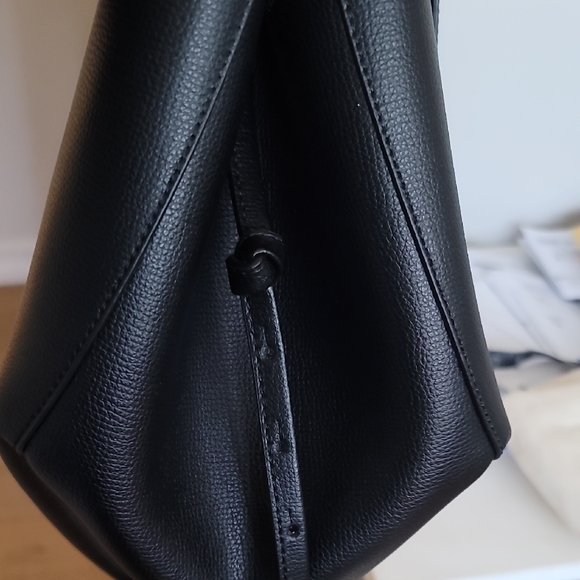 Black Women's Tote Bag - Picture 6 of 8